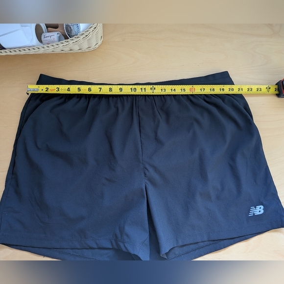 NEW BALANCE Women Black Short Size 2XL Plus Size 3 Pockets Inside Legging - Picture 7 of 9